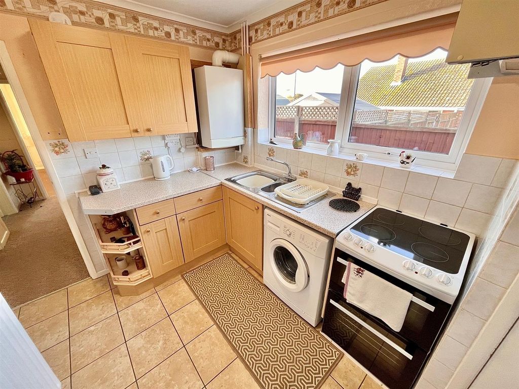 Property photo 3 of 15 Kitchen