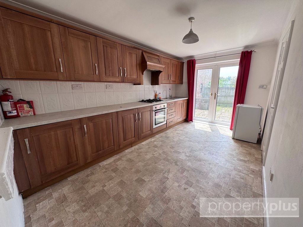 Property photo 2 of 15 Picture No. 11