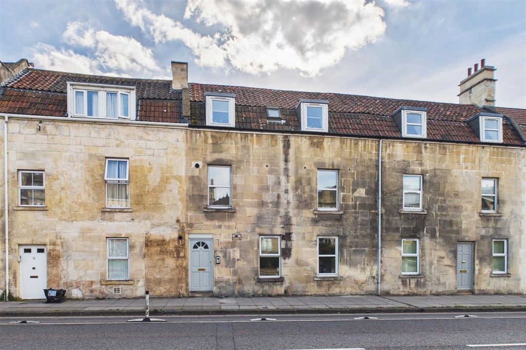 Property photo 2 of 19 Flat 3, 13 St George's Place, City Centre, Bath BA