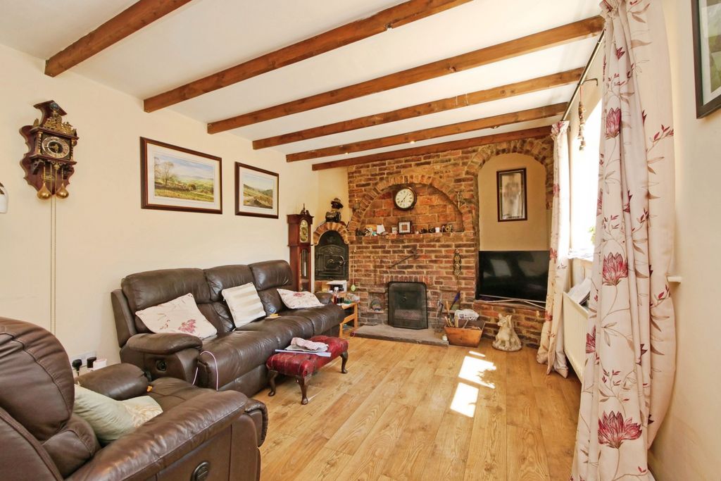 Property photo 3 of 19 Pnmb0048
