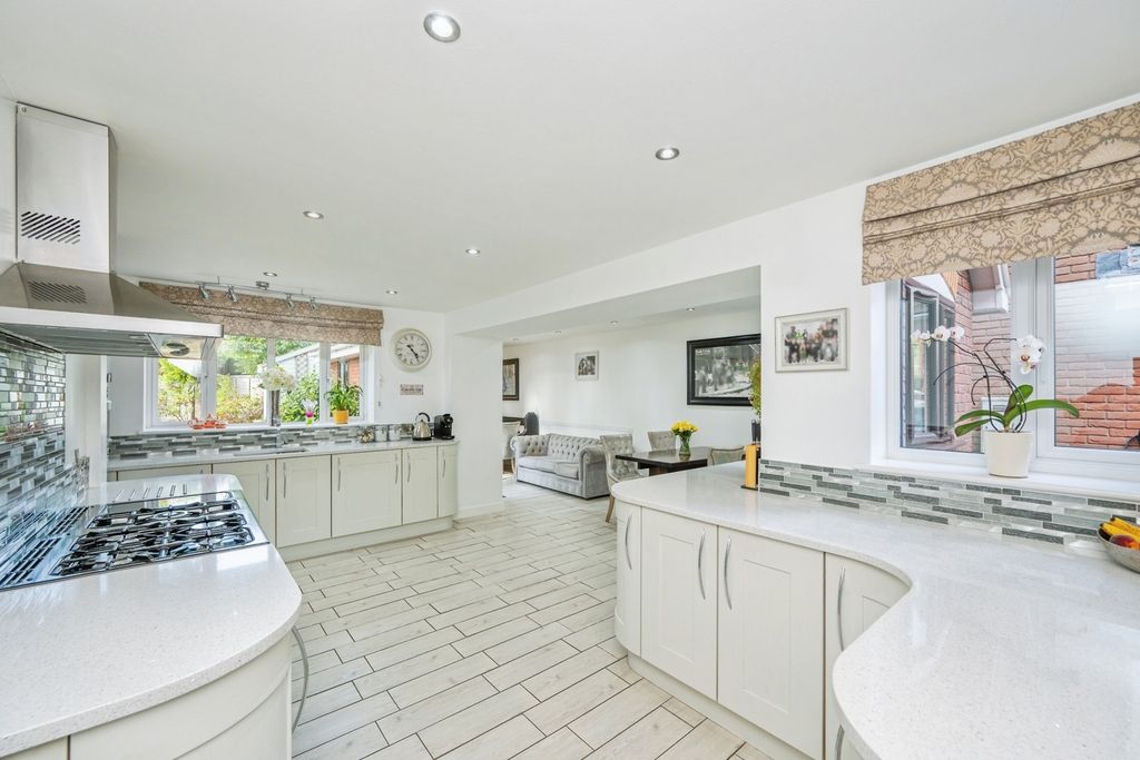Property photo 2 of 36 Pbox-Img.Jpg