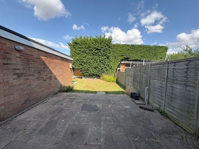 Property photo 2 of 9 Garden