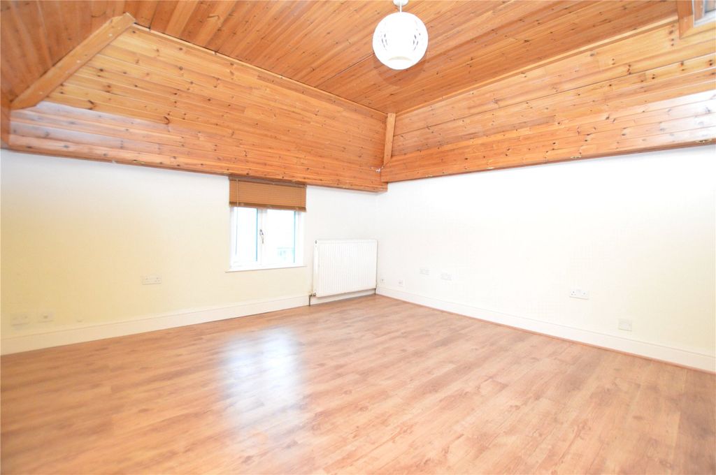 Property photo 2 of 9 Picture No. 08