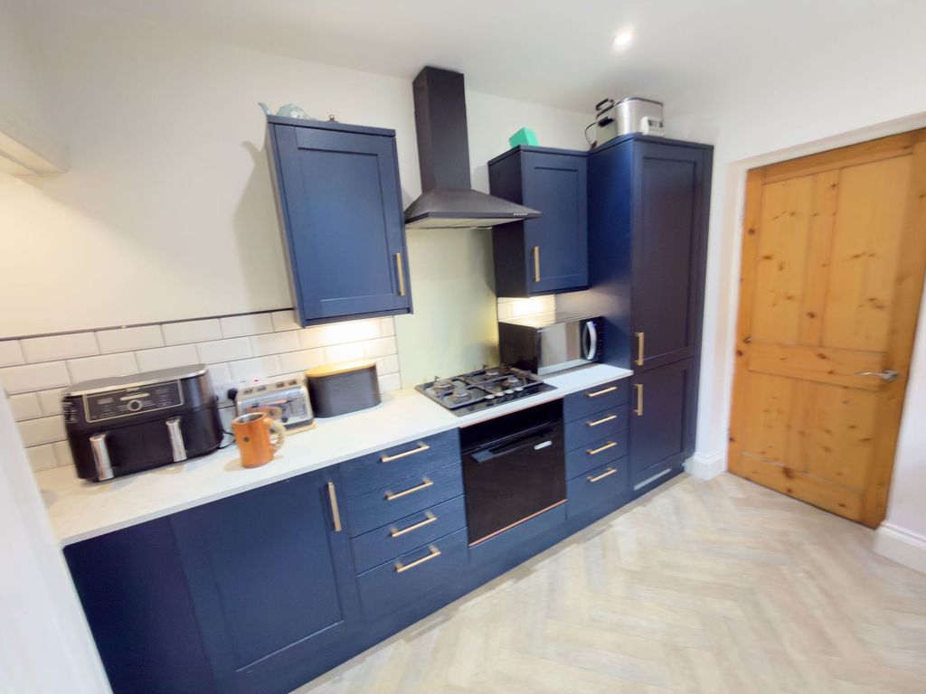 Property photo 1 of 42