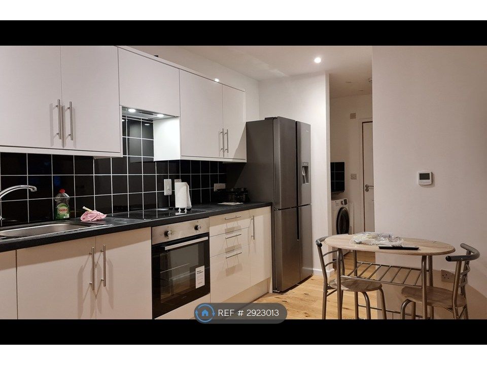 Property photo 1 of 10 Kitchen Area