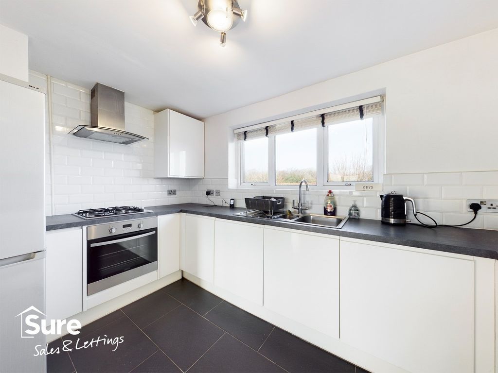 Property photo 3 of 12 4298323