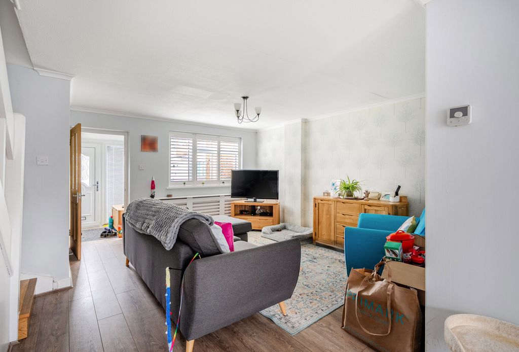 Property photo 2 of 16 1406165-11-698483...