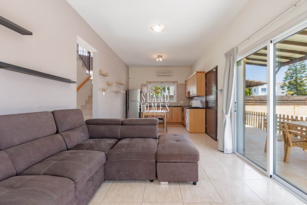Property photo 2 of 31