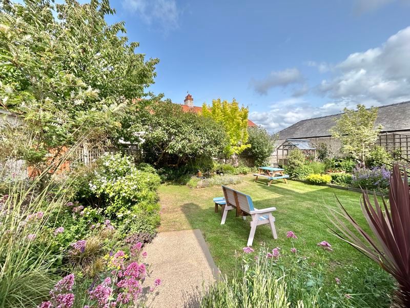 Property photo 2 of 35 Photo 29