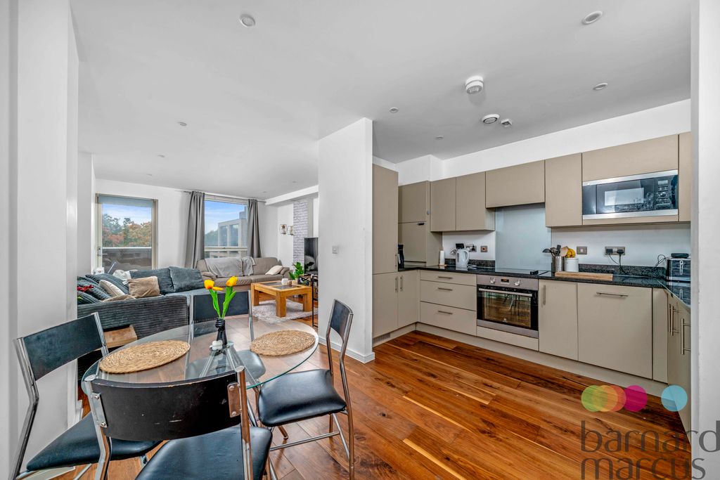 Property photo 2 of 16 Image