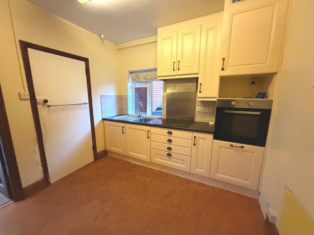 Property photo 3 of 21 Kitchen.Jpeg