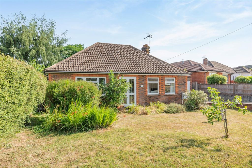 Property photo 1 of 15 8698752-Exterior06.Jpg