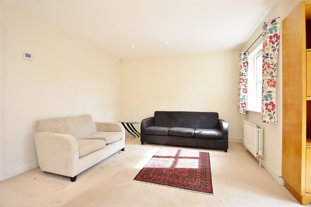 Property photo 2 of 10 Living Room