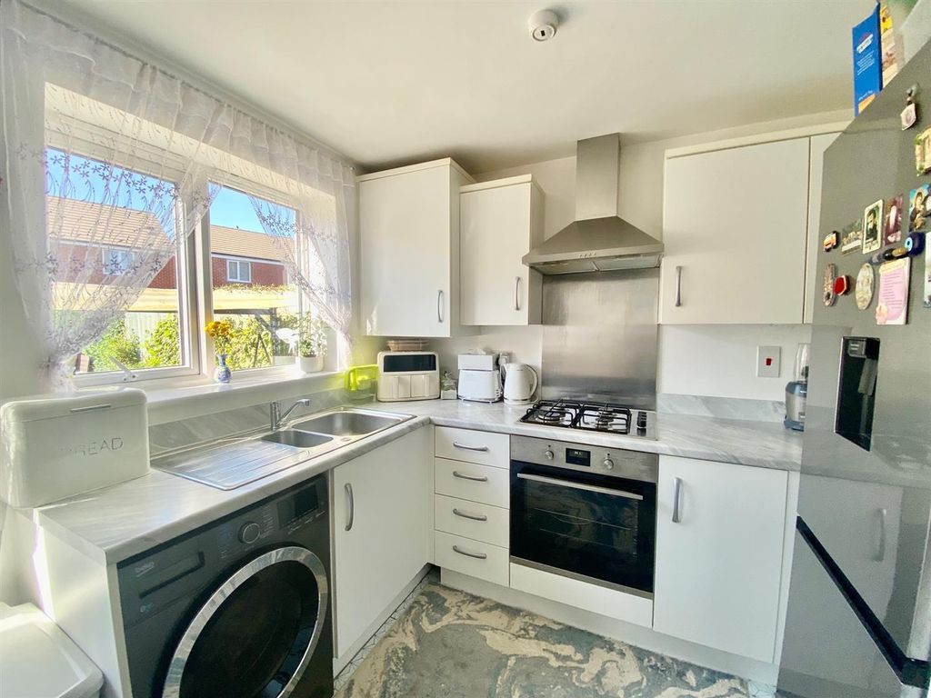 Property photo 3 of 16