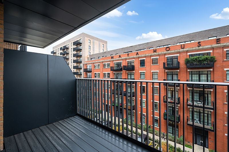 Property photo 1 of 9 Balcony