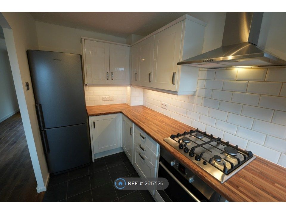 Property photo 3 of 15 Kitchen