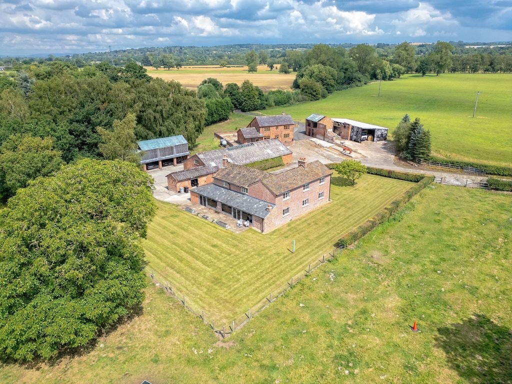 Property photo 1 of 32 Corbishley Farm