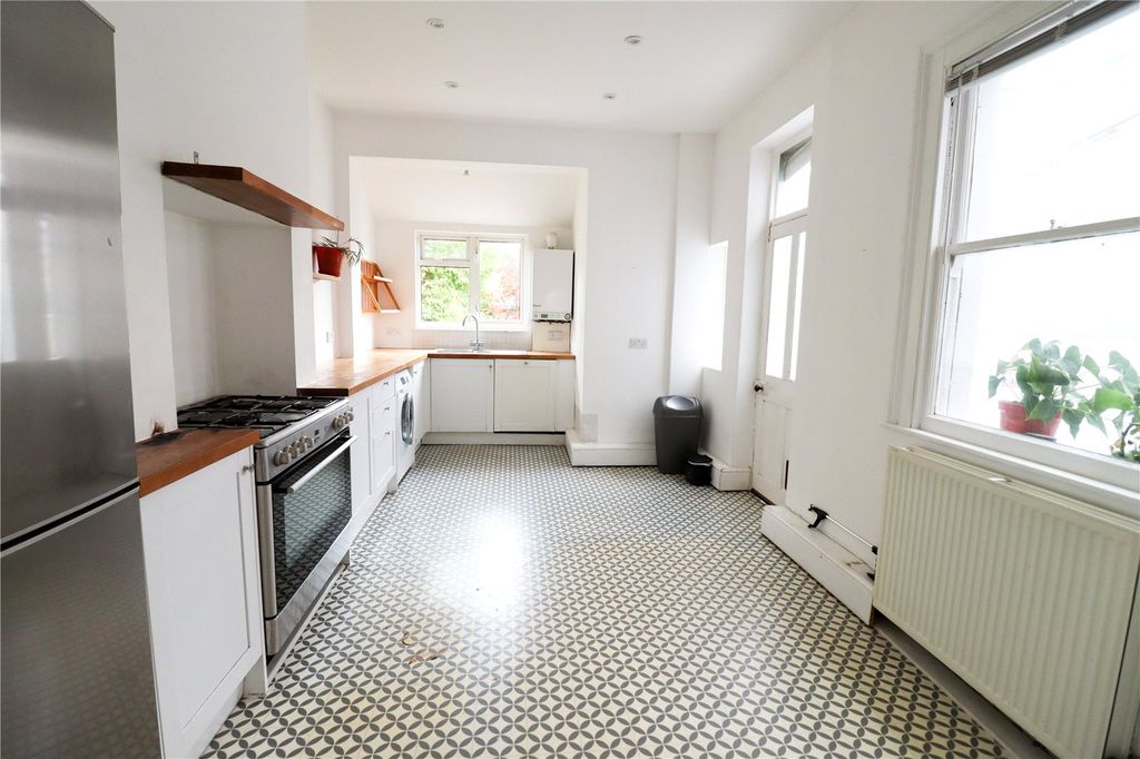 Property photo 3 of 11 Picture No. 16
