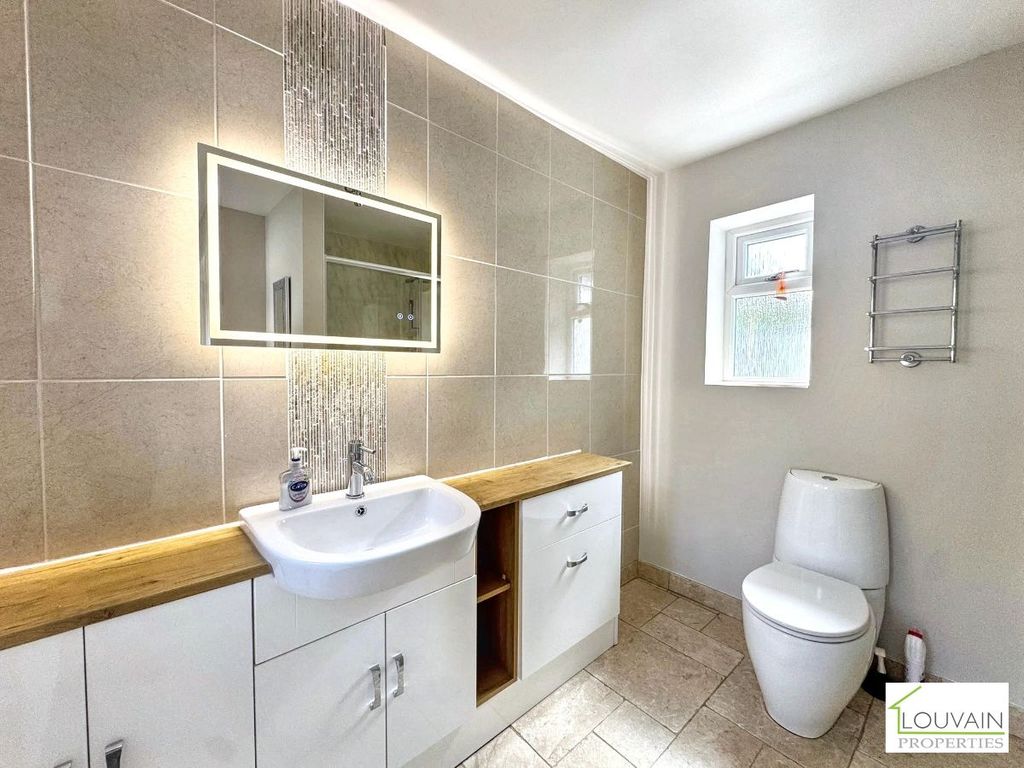 Property photo 3 of 36