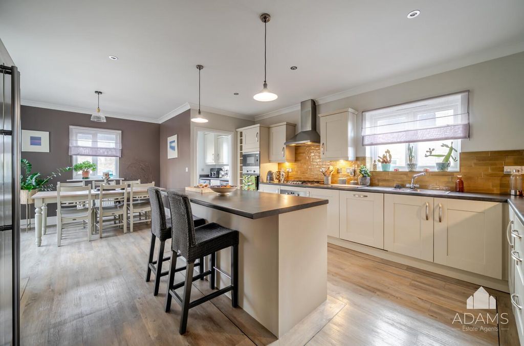 Property photo 2 of 18 Kitchen/Dining Room