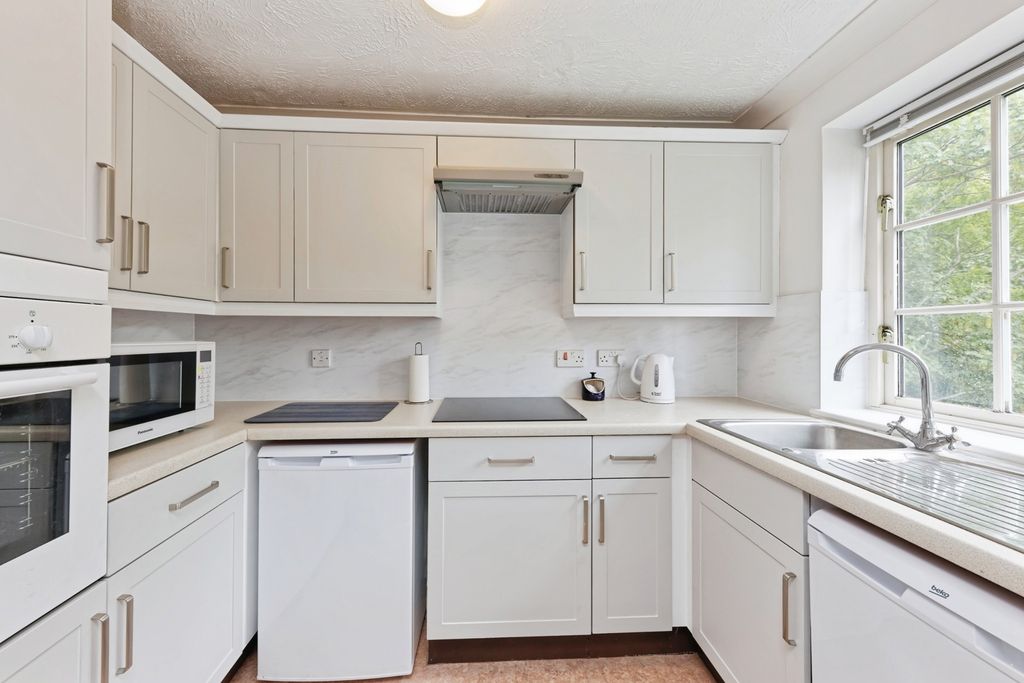 Property photo 3 of 14 Kitchen