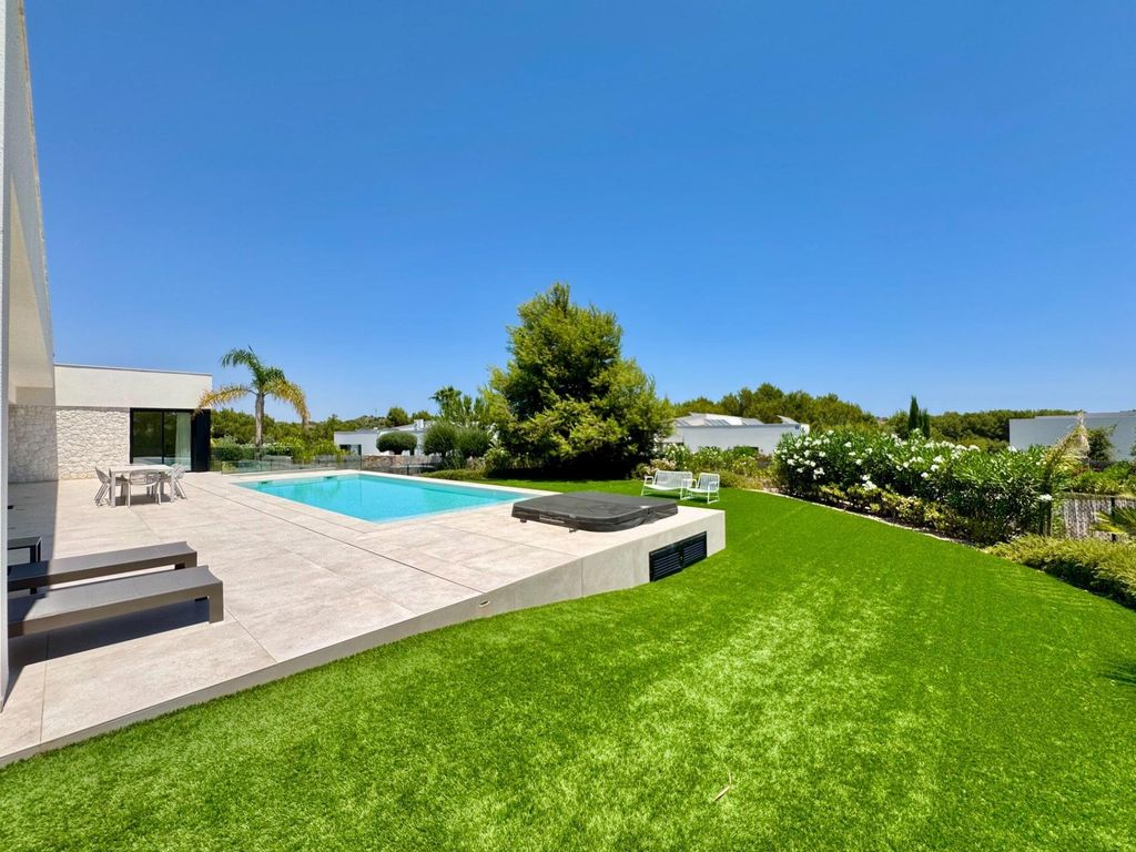Property photo 2 of 50