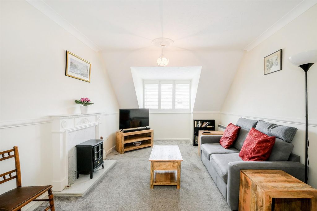 Property photo 2 of 19 2