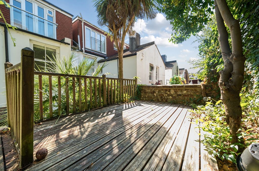 Property photo 3 of 18 1494912-18-6A58A3...