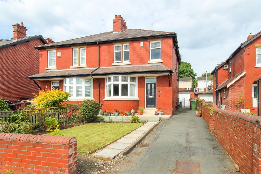 Property photo 1 of 11