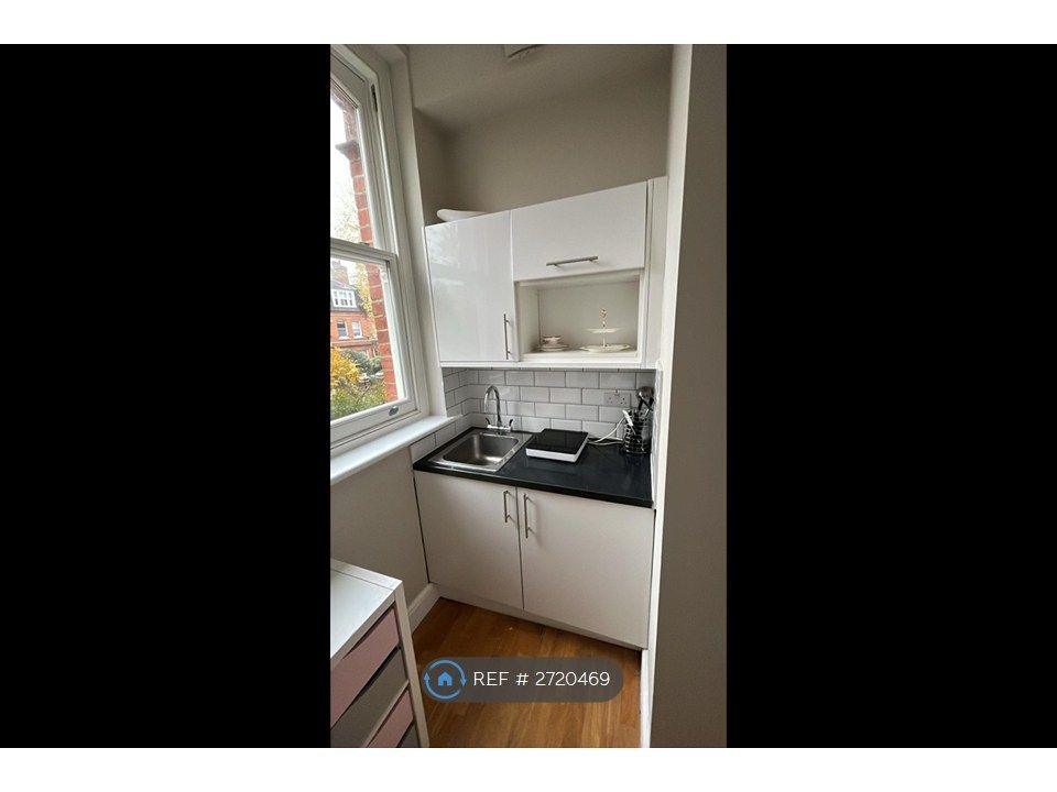 Property photo 2 of 5 Kitchen