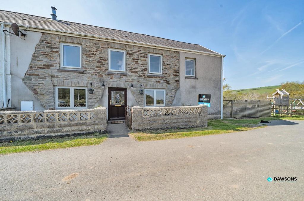 Property photo 2 of 31