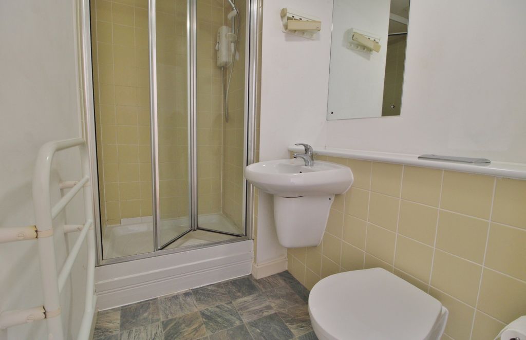 Property photo 2 of 6