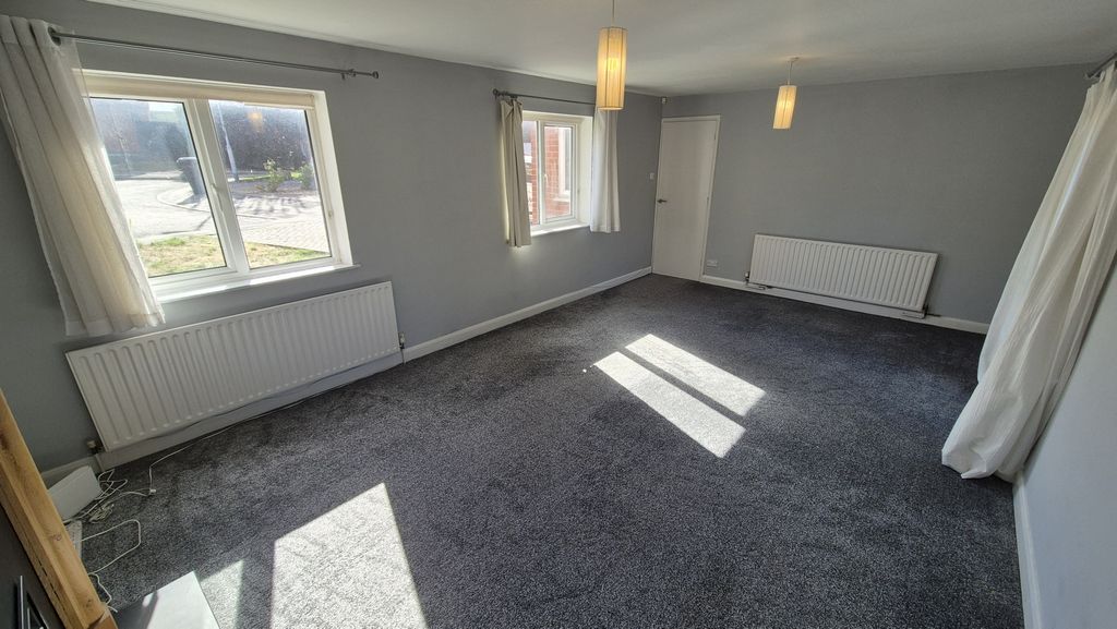 Property photo 3 of 28 Photo 3