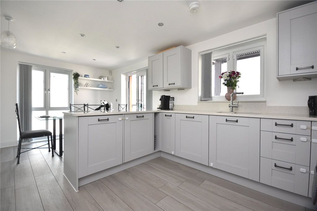 Property photo 3 of 17 Picture No. 05