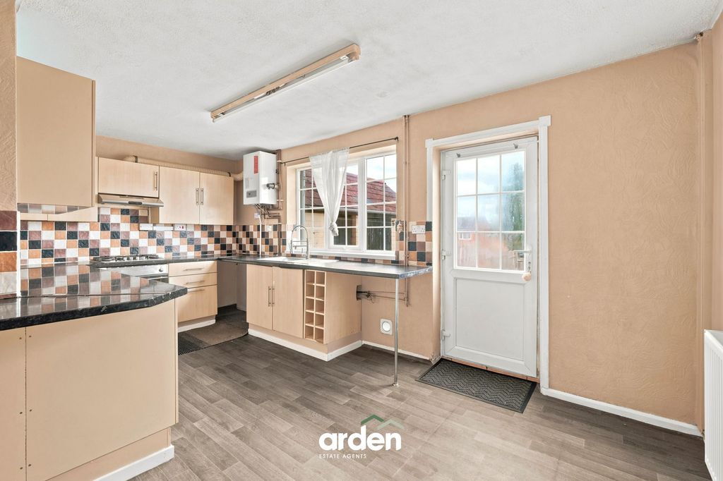 Property photo 2 of 9