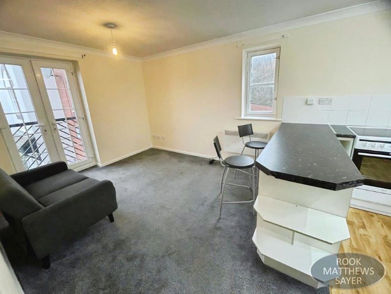 Property photo 3 of 6 Photo 6