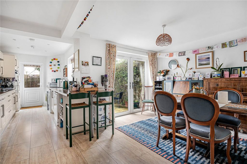 Property photo 2 of 16 Picture No. 18