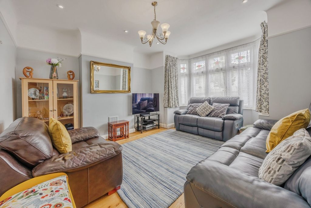 Property photo 2 of 27 Pbox-Img.Jpg