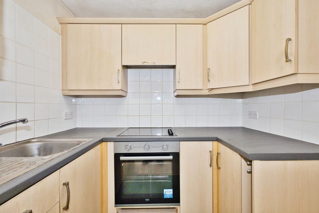 Property photo 3 of 12