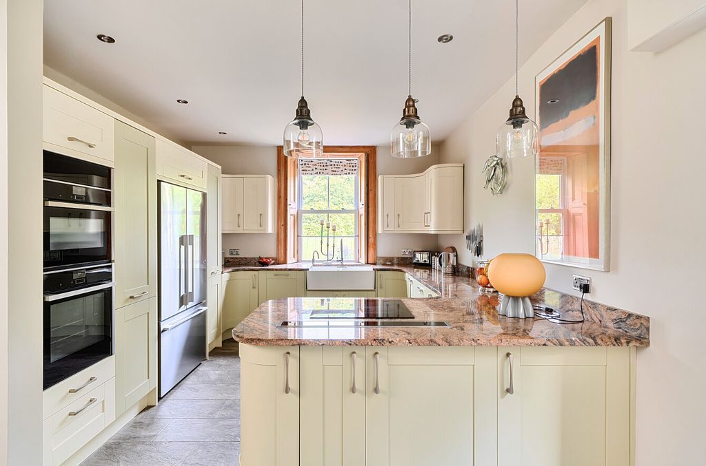 Property photo 3 of 45 1354535-19-68c449...