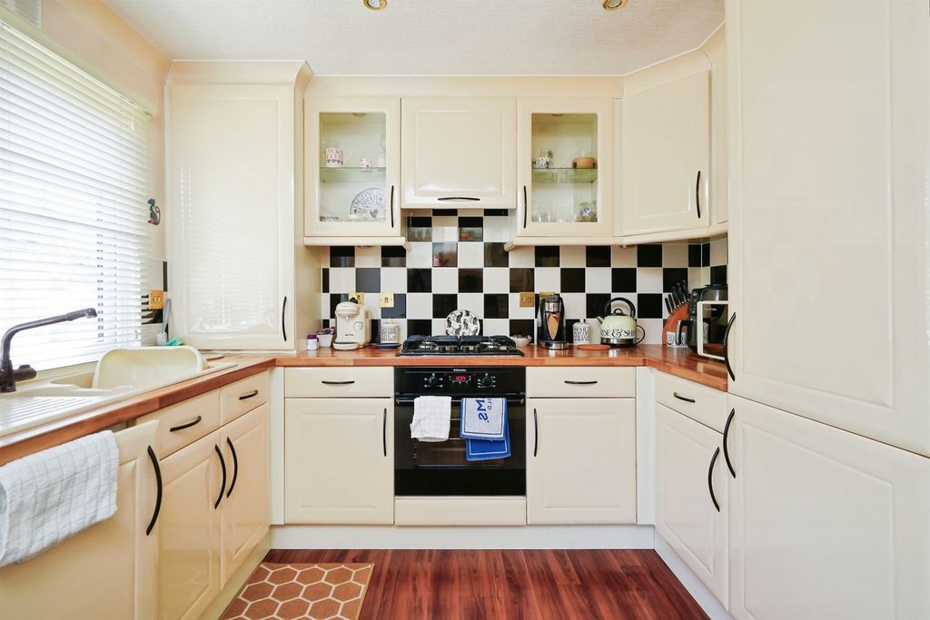 Property photo 3 of 17