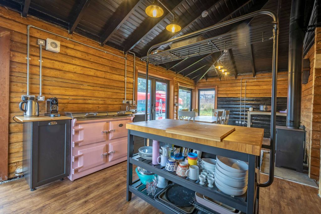 Property photo 3 of 32