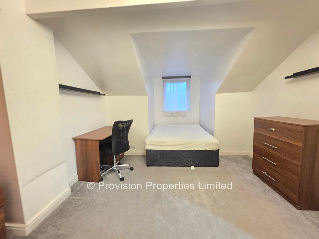 Property photo 2 of 7 Photo