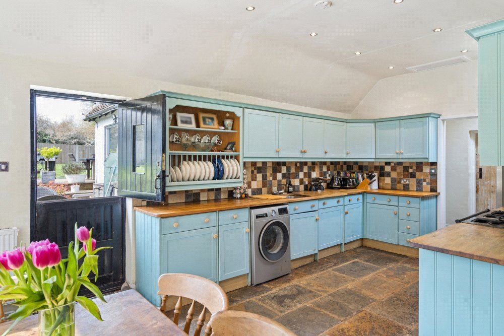 Property photo 3 of 24 Kitchen Breakfast Rm