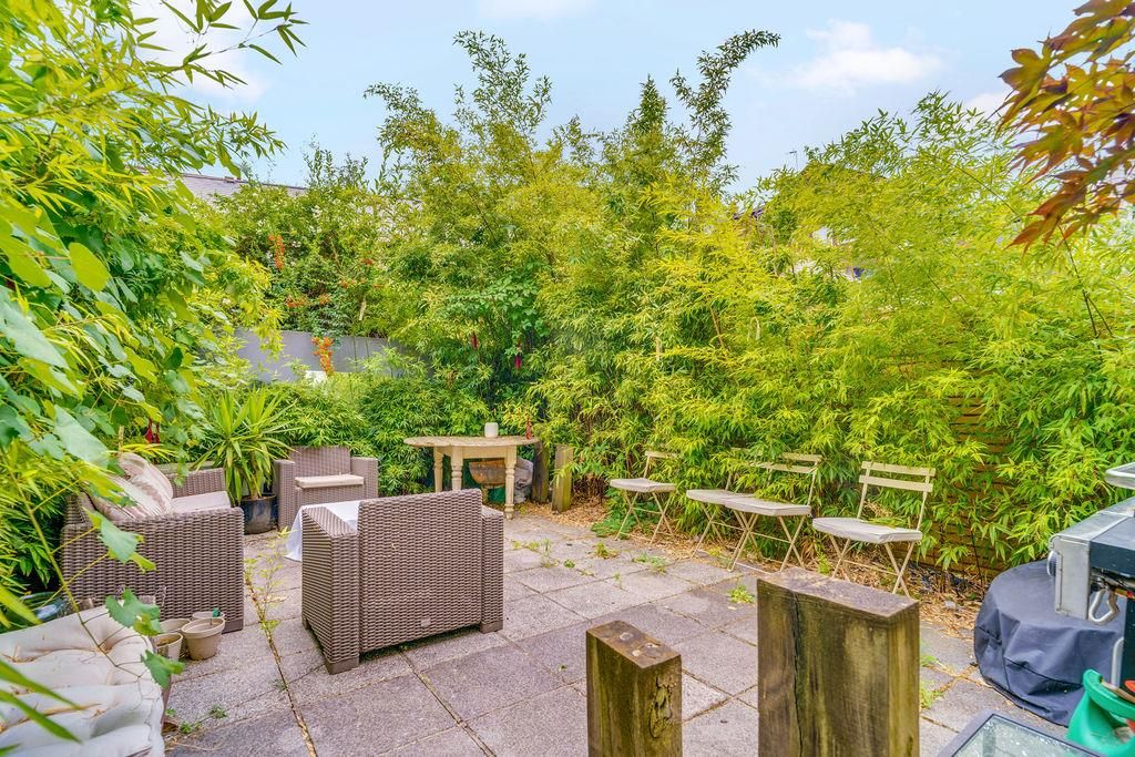 Property photo 2 of 14 Cornwallcrescent1517,Flat1-20.Jpg