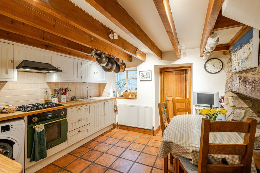 Property photo 3 of 8