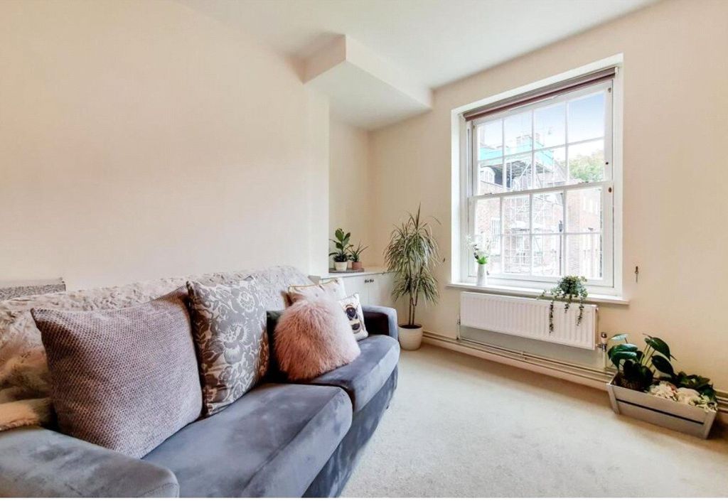 Property photo 2 of 7 Picture No. 07