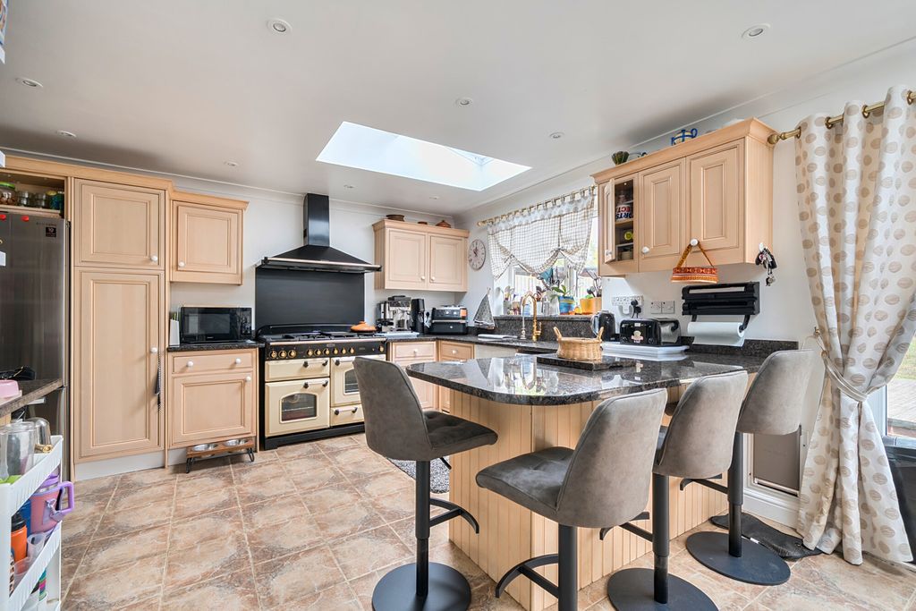 Property photo 3 of 13 Kitchen