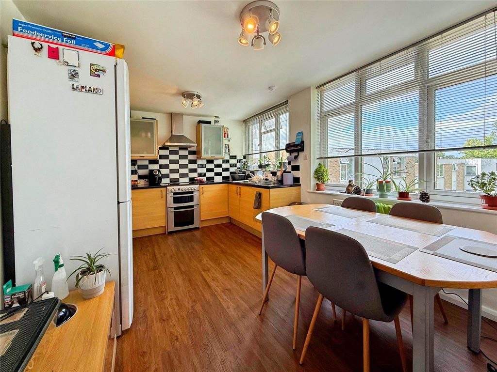 Property photo 1 of 17 Picture No. 24