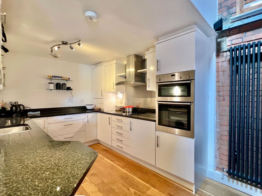 Property photo 3 of 23